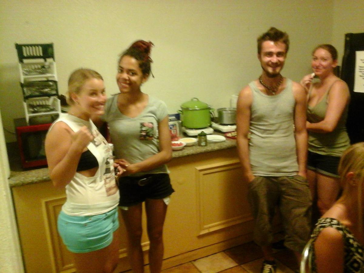 Hollywood Highland Hotel And Hostel Лос Анджелис Екстериор снимка